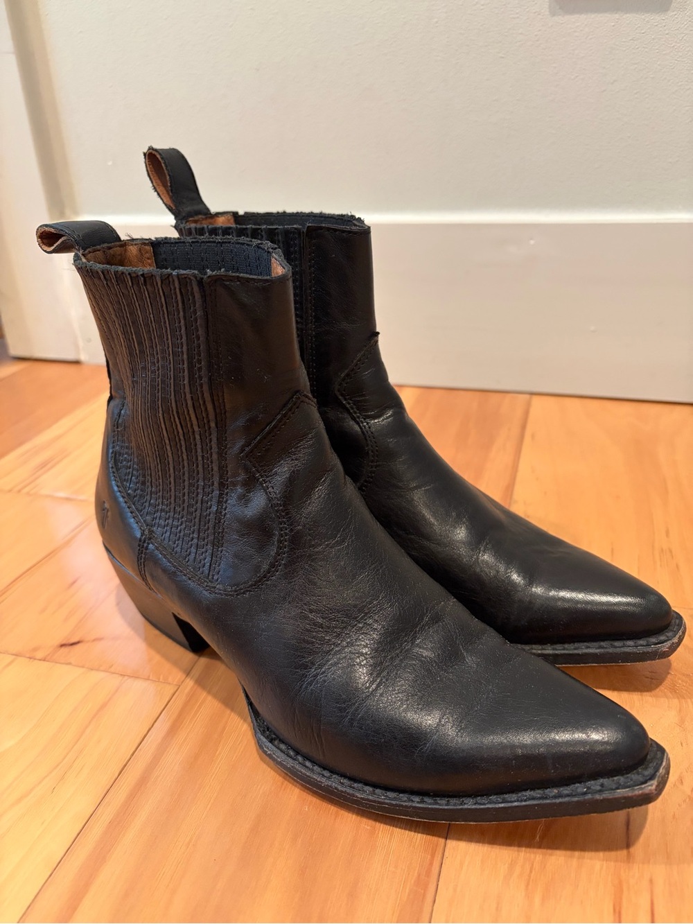 FRYE Sacha Chelsea Bootie